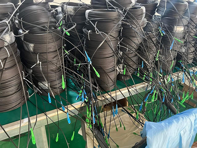 Fiber Optic Drop Cable With SCAPC Connector Manufacturer